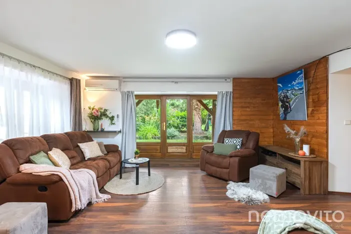 Prodej vícegeneračního domu, Lobeč, 340 m2