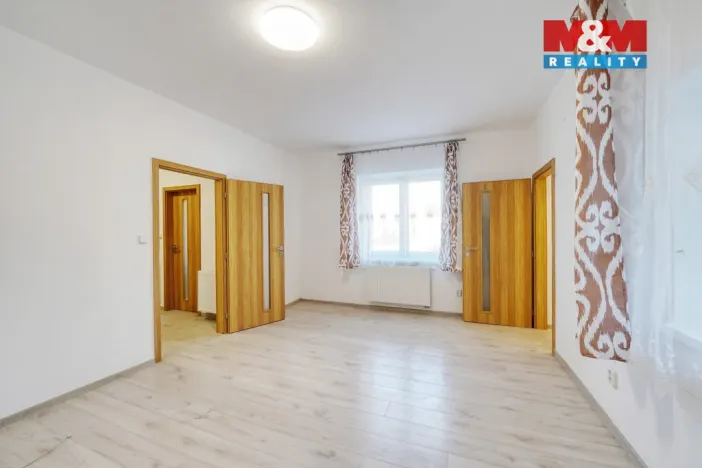 Pronájem bytu 1+1, Plzeň - Jižní Předměstí, Husova, 35 m2