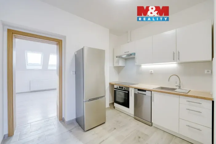 Pronájem bytu 1+1, Plzeň - Jižní Předměstí, Husova, 35 m2