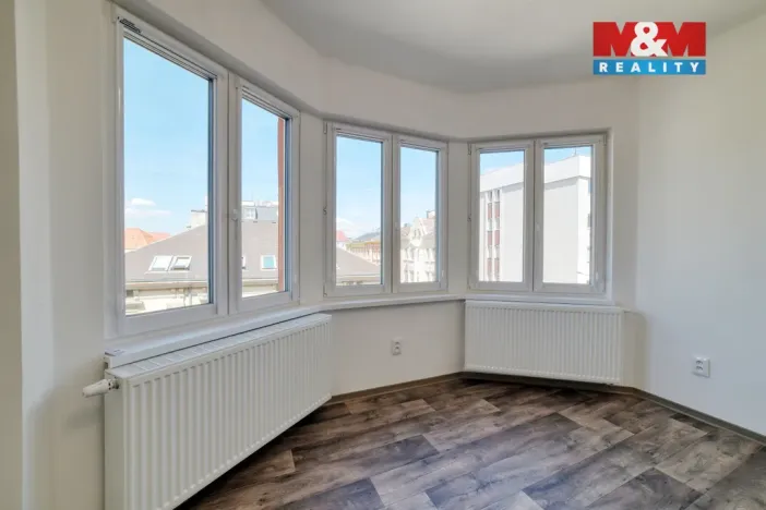 Prodej bytu 4+1, Cheb, Májová, 121 m2