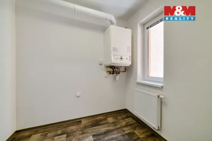 Prodej bytu 4+1, Cheb, Májová, 121 m2