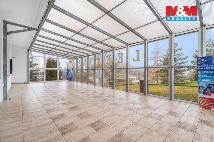 Pronájem obchodního prostoru, Ústí nad Labem - Severní Terasa, Šrámkova, 181 m2