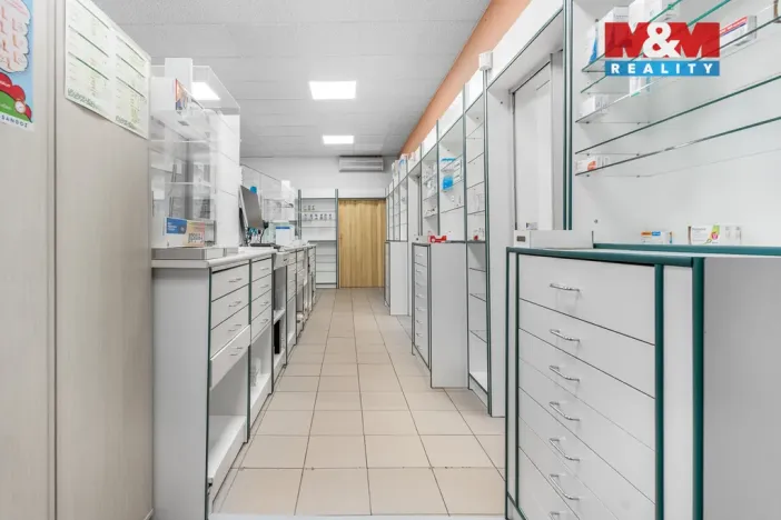 Pronájem obchodního prostoru, Ústí nad Labem - Severní Terasa, Šrámkova, 181 m2