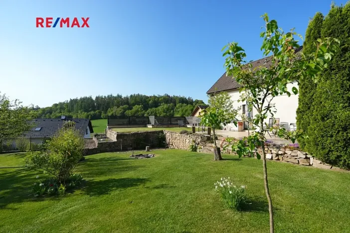 Prodej kanceláře, Lomnice, 298 m2