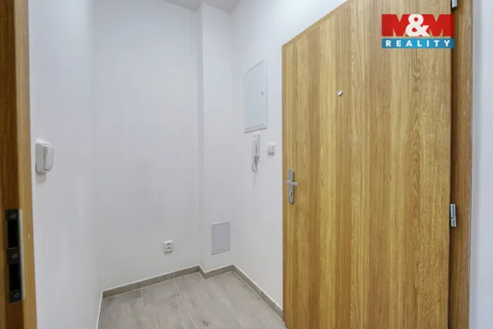 Pronájem bytu 1+1, Plzeň - Jižní Předměstí, Husova, 34 m2