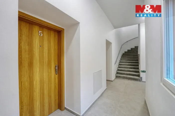 Pronájem bytu 1+1, Plzeň - Jižní Předměstí, Husova, 34 m2