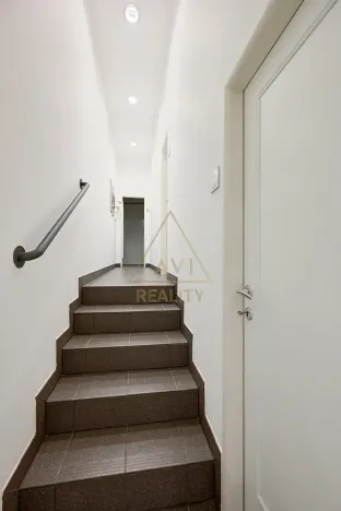 Pronájem obchodního prostoru, Praha - Vršovice, Černomořská, 364 m2