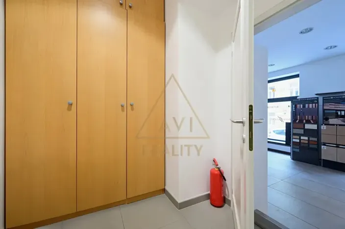 Pronájem obchodního prostoru, Praha - Vršovice, Černomořská, 364 m2