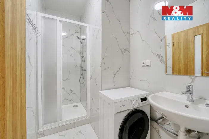 Pronájem bytu 1+1, Plzeň - Jižní Předměstí, Husova, 34 m2