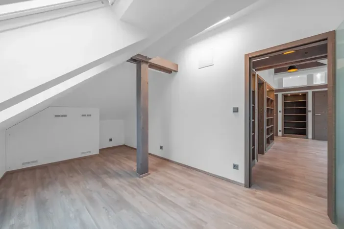 Pronájem rodinného domu, Dolní Břežany, U Zámku, 237 m2