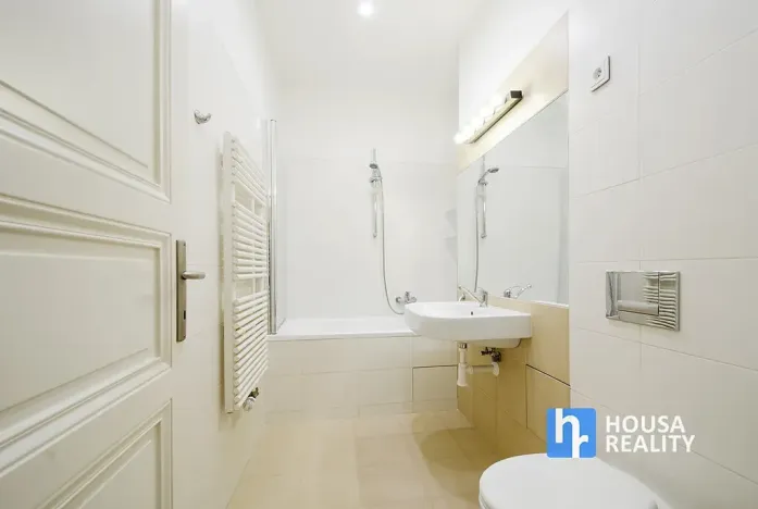 Pronájem bytu 2+kk, Praha - Nové Město, Pod Slovany, 58 m2