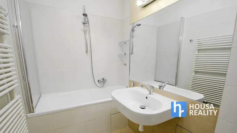 Pronájem bytu 2+kk, Praha - Nové Město, Pod Slovany, 58 m2