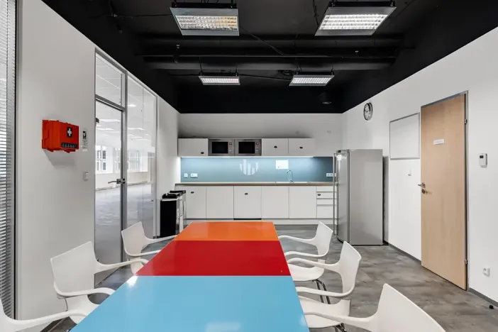 Pronájem kanceláře, Praha - Smíchov, Radlická, 1600 m2