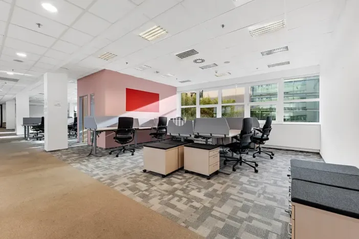 Pronájem kanceláře, Praha - Smíchov, Radlická, 1600 m2