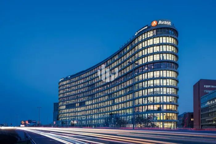 Pronájem kanceláře, Praha - Nusle, Pikrtova, 351 m2