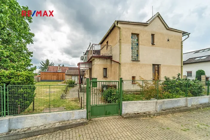 Prodej rodinného domu, Praha - Dolní Počernice, Listopadová, 302 m2