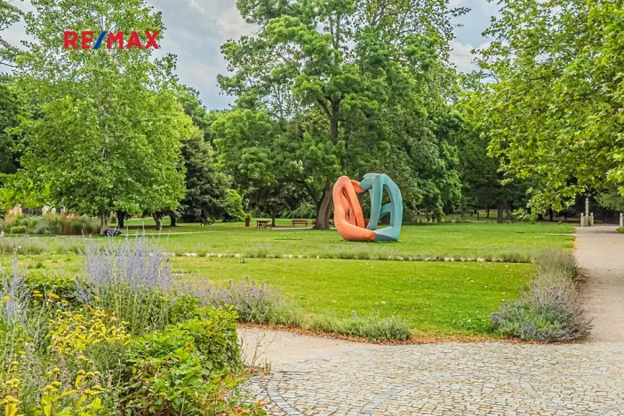 Prodej rodinného domu, Praha - Dolní Počernice, Listopadová, 302 m2