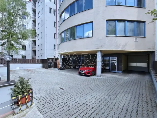 Pronájem kanceláře, Praha - Nusle, Hvězdova, 240 m2