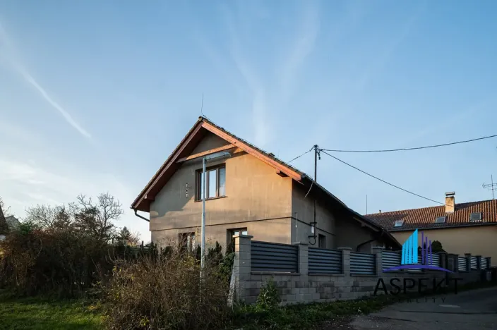 Prodej rodinného domu, Neumětely, V Chaloupkách, 220 m2