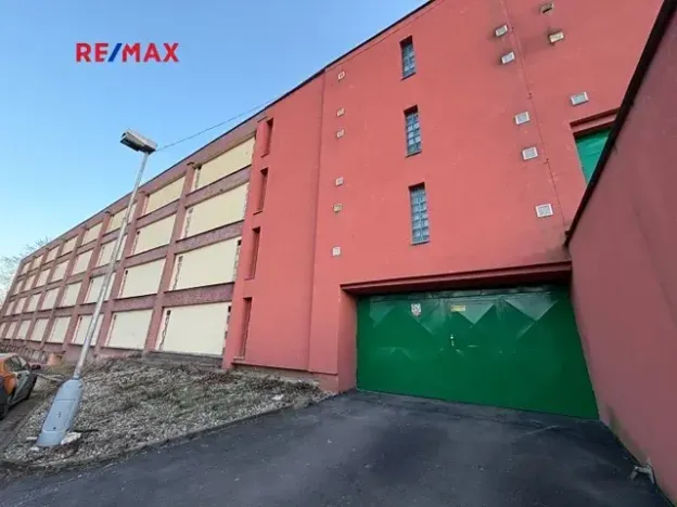 Pronájem garáže, Kladno, Bellevue, 19 m2