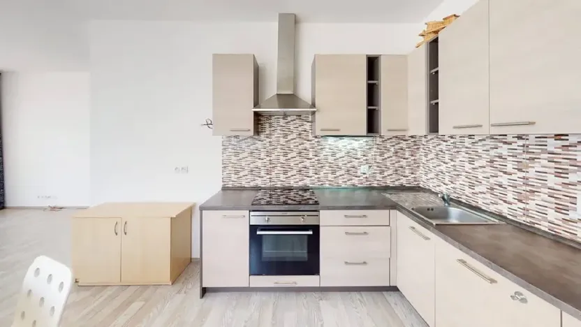 Pronájem bytu 2+kk, Praha - Holešovice, Na Maninách, 65 m2