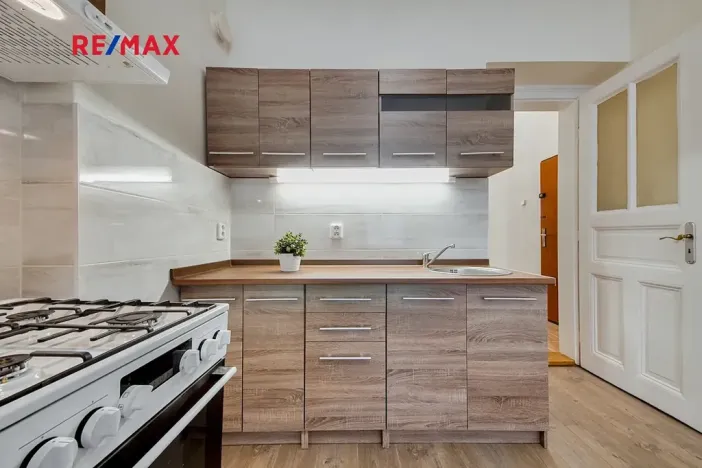 Pronájem bytu 2+kk, Praha - Vršovice, 28. pluku, 42 m2