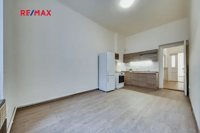 Pronájem bytu 2+kk, Praha - Vršovice, 28. pluku, 42 m2