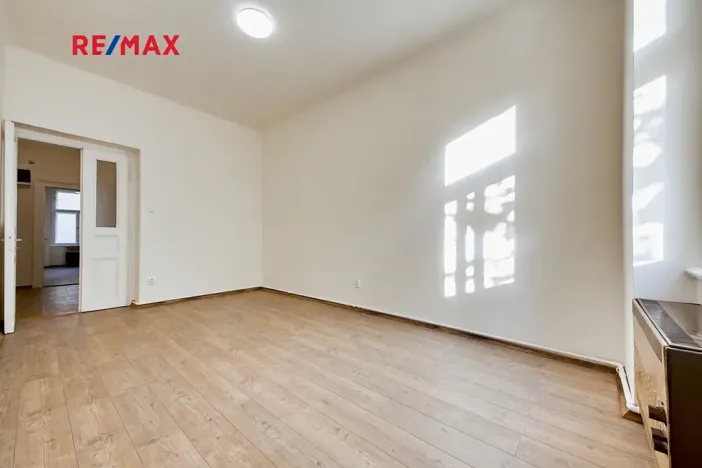 Pronájem bytu 2+kk, Praha - Vršovice, 28. pluku, 42 m2