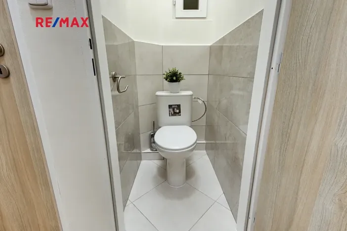 Pronájem bytu 2+kk, Praha - Vršovice, 28. pluku, 42 m2