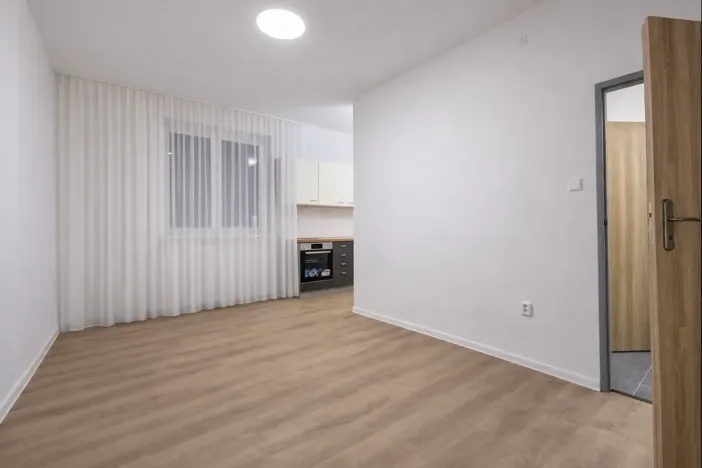 Pronájem bytu 2+kk, Jirkov, Nerudova, 21 m2