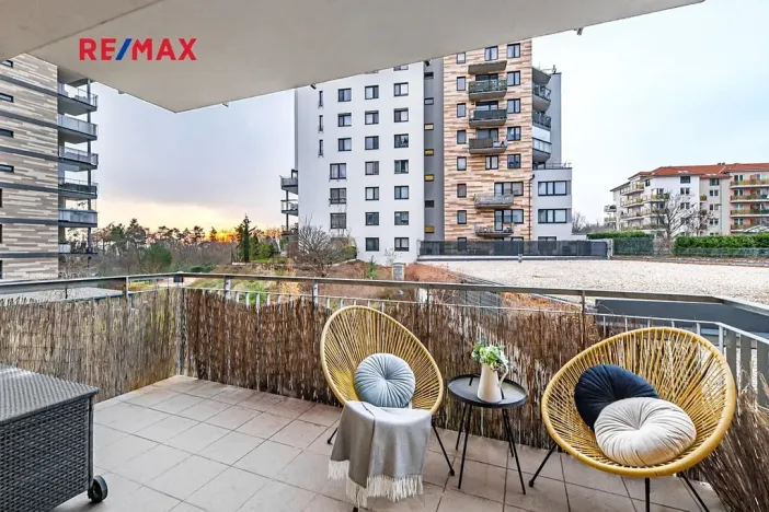 Pronájem bytu 1+kk, Praha - Horní Měcholupy, Padovská, 35 m2