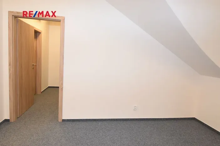 Pronájem kanceláře, Nymburk, Náměstí Přemyslovců, 29 m2