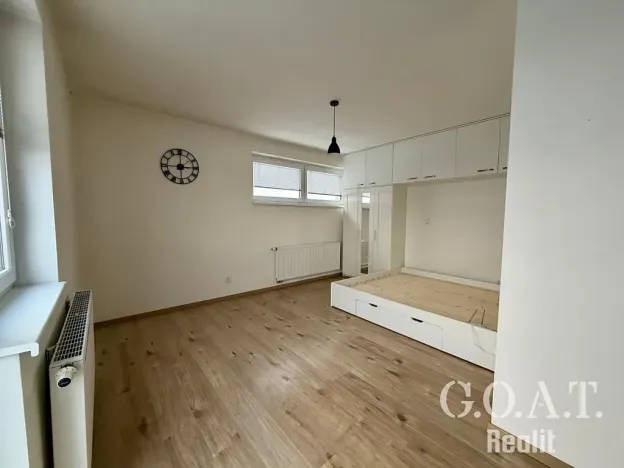 Pronájem bytu 1+kk, Plzeň, Vysoká, 38 m2