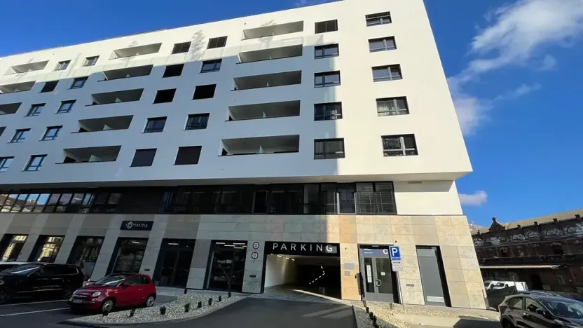 Pronájem garážového stání, Brno, Ghegova, 13 m2