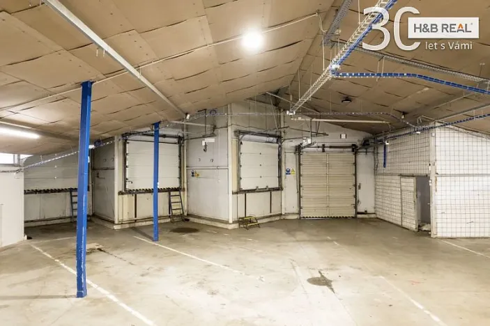 Pronájem skladu, Slušovice, 1200 m2