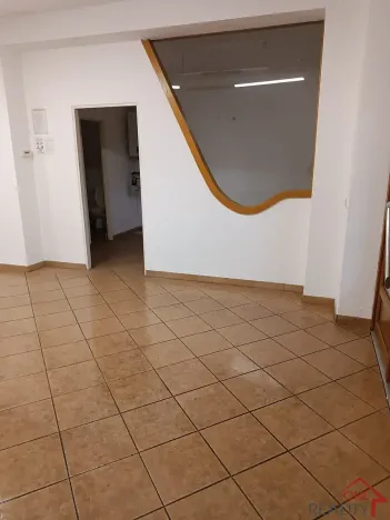 Pronájem obchodního prostoru, Staré Město, 90 m2