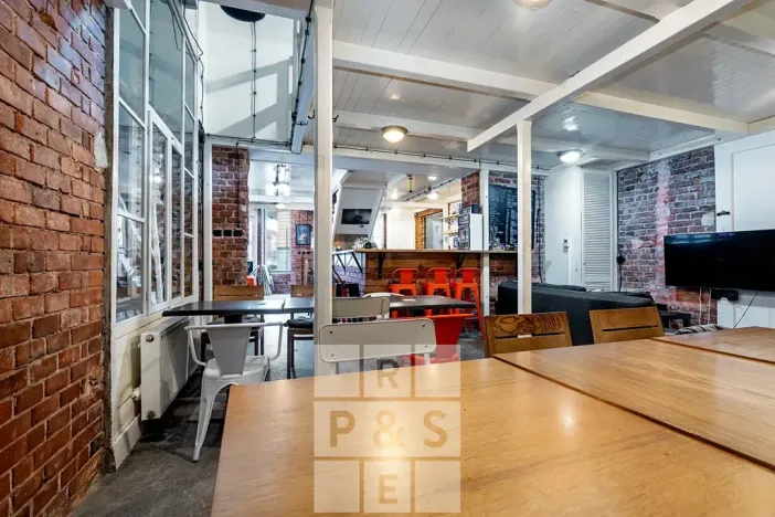 Prodej obchodního prostoru, Praha - Smíchov, Zborovská, 186 m2