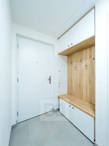 Pronájem bytu 1+kk, Praha - Strašnice, Počernická, 27 m2