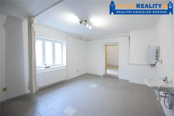 Pronájem obchodního prostoru, Beroun, Havlíčkova, 93 m2