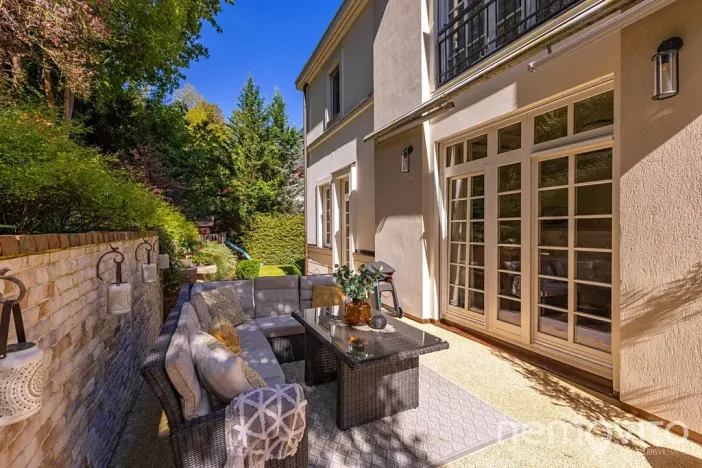 Prodej vily, Praha - Dejvice, V Šáreckém údolí, 459 m2