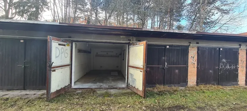 Pronájem garáže, Zlín, Sokolská, 18 m2