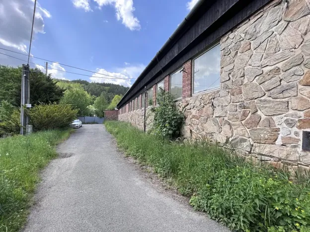 Prodej výrobních prostor, Skryje, 3000 m2