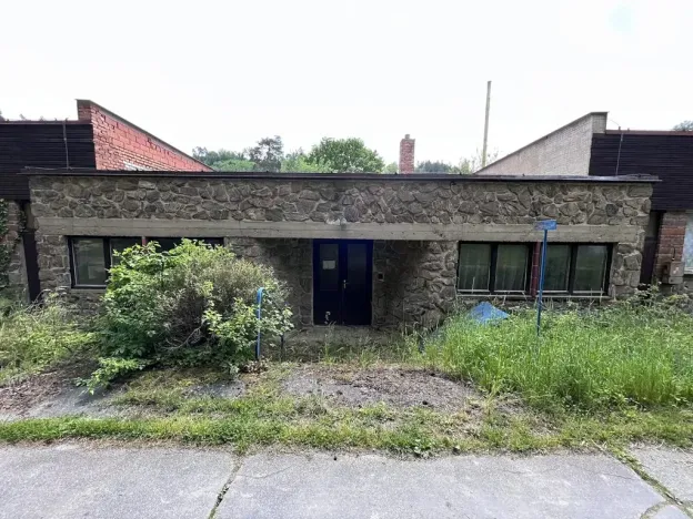 Prodej výrobních prostor, Skryje, 3000 m2