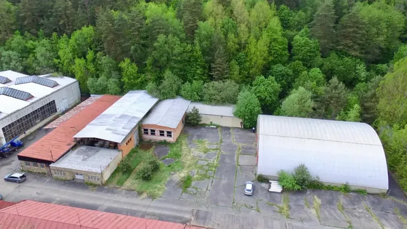 Prodej výrobních prostor, Skryje, 3000 m2