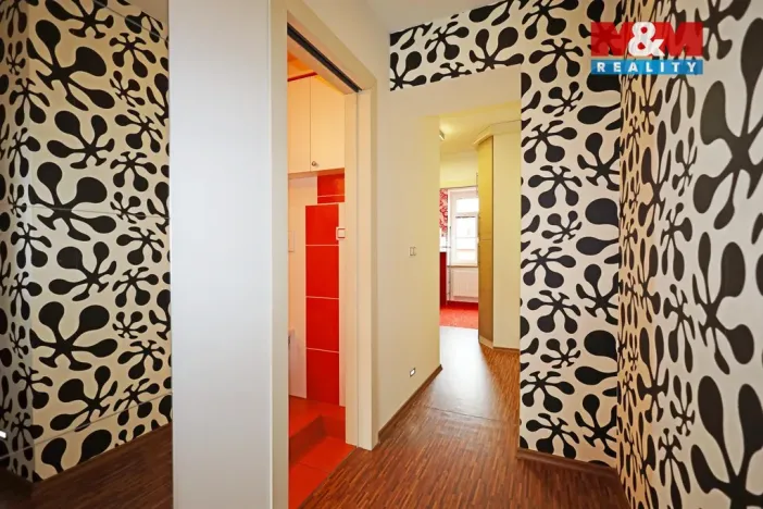 Prodej bytu 2+1, Karlovy Vary - Drahovice, Vítězná, 33 m2