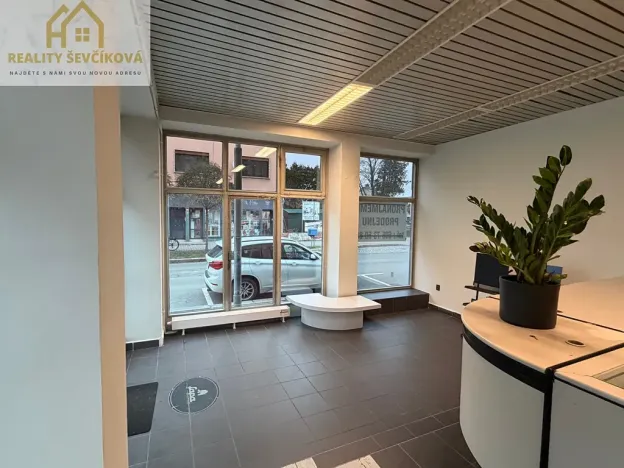Pronájem obchodního prostoru, Hradec Králové, Hořická, 127 m2
