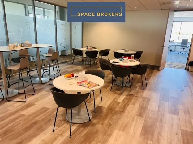 Pronájem kanceláře, Praha, Prosecká, 285 m2