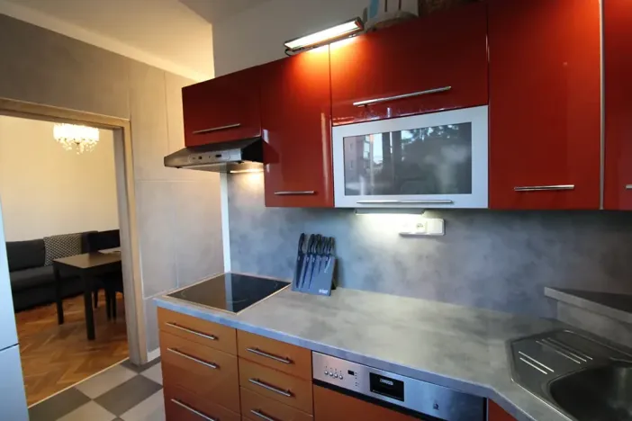 Prodej bytu 3+1, Karlovy Vary, Krymská, 68 m2