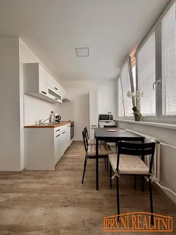 Pronájem bytu 1+1, Uherský Brod, nám. 1. máje, 29 m2