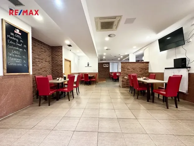 Prodej restaurace, Praha - Lhotka, Novodvorská, 412 m2